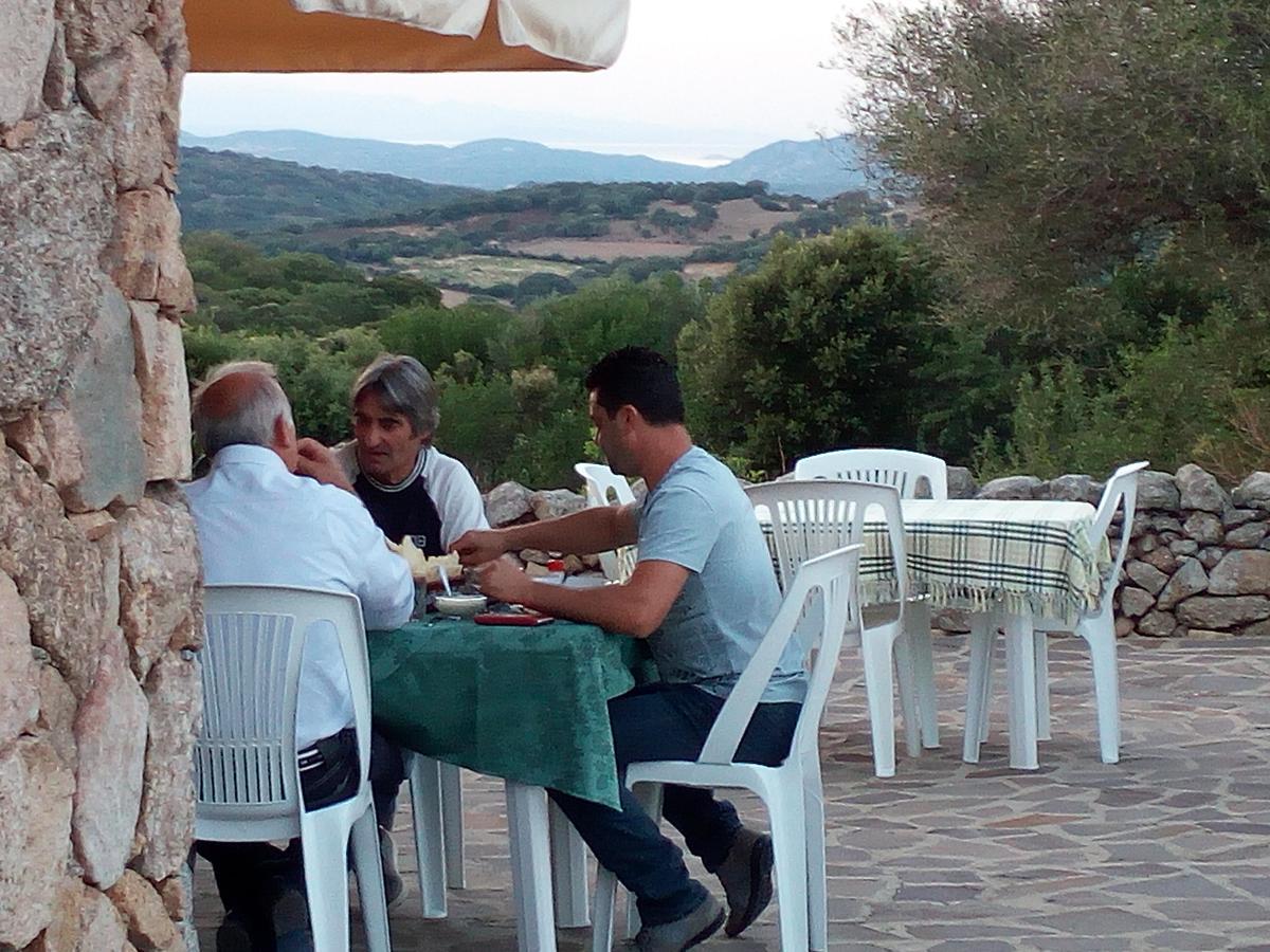 Turismo Rurale L'Agliuledda Sant'Antonio di Gallura Exterior foto